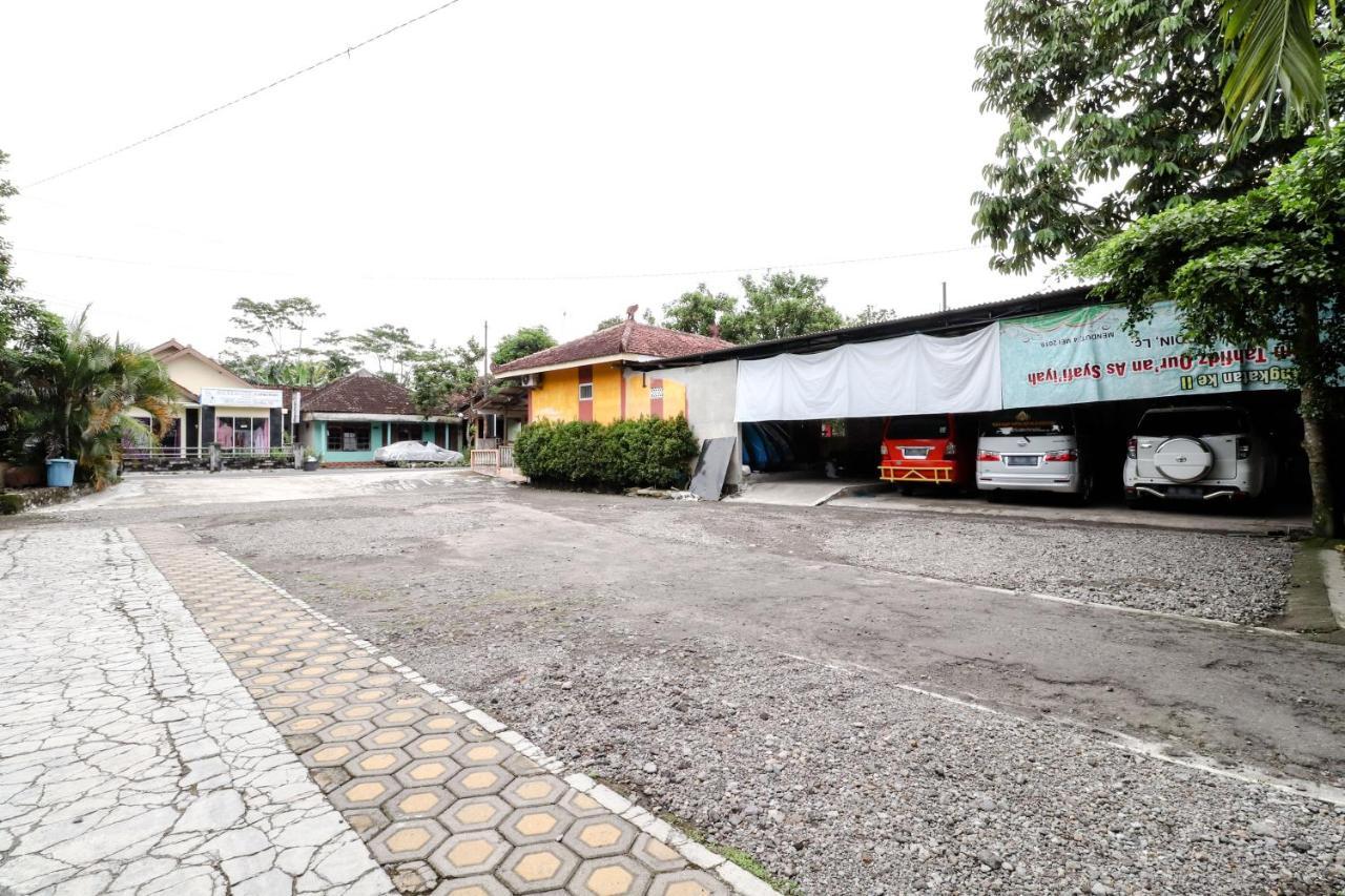 The Joglo Family Hotel Magelang Exterior photo